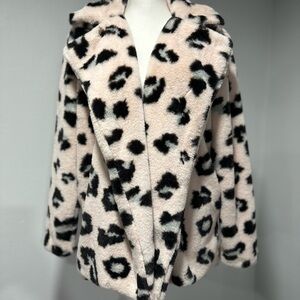 Kye Mi Woman’s Shaggy Faux Fur pink Leopard Print Coat Size Small NWT !